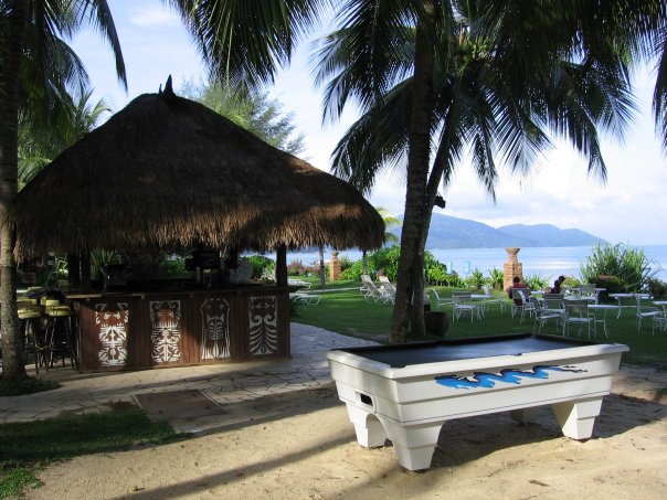 Pool_Table_In_Paradise